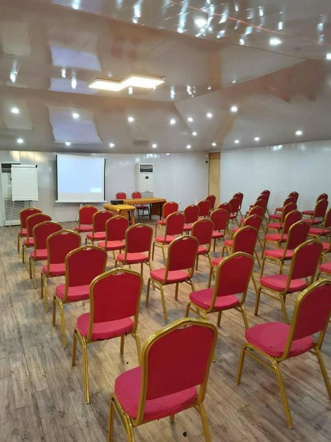 Hotel Saphir Abidjan Buitenkant foto