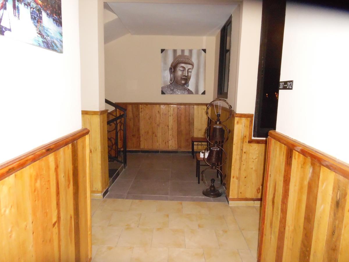 Hotel Saphir Abidjan Buitenkant foto