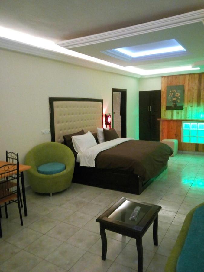 Hotel Saphir Abidjan Buitenkant foto