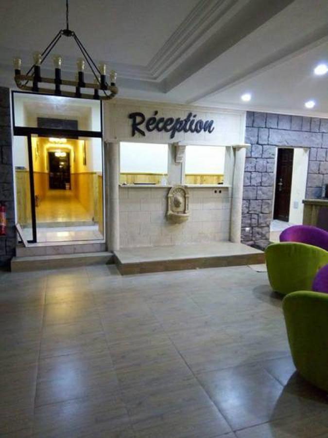 Hotel Saphir Abidjan Buitenkant foto
